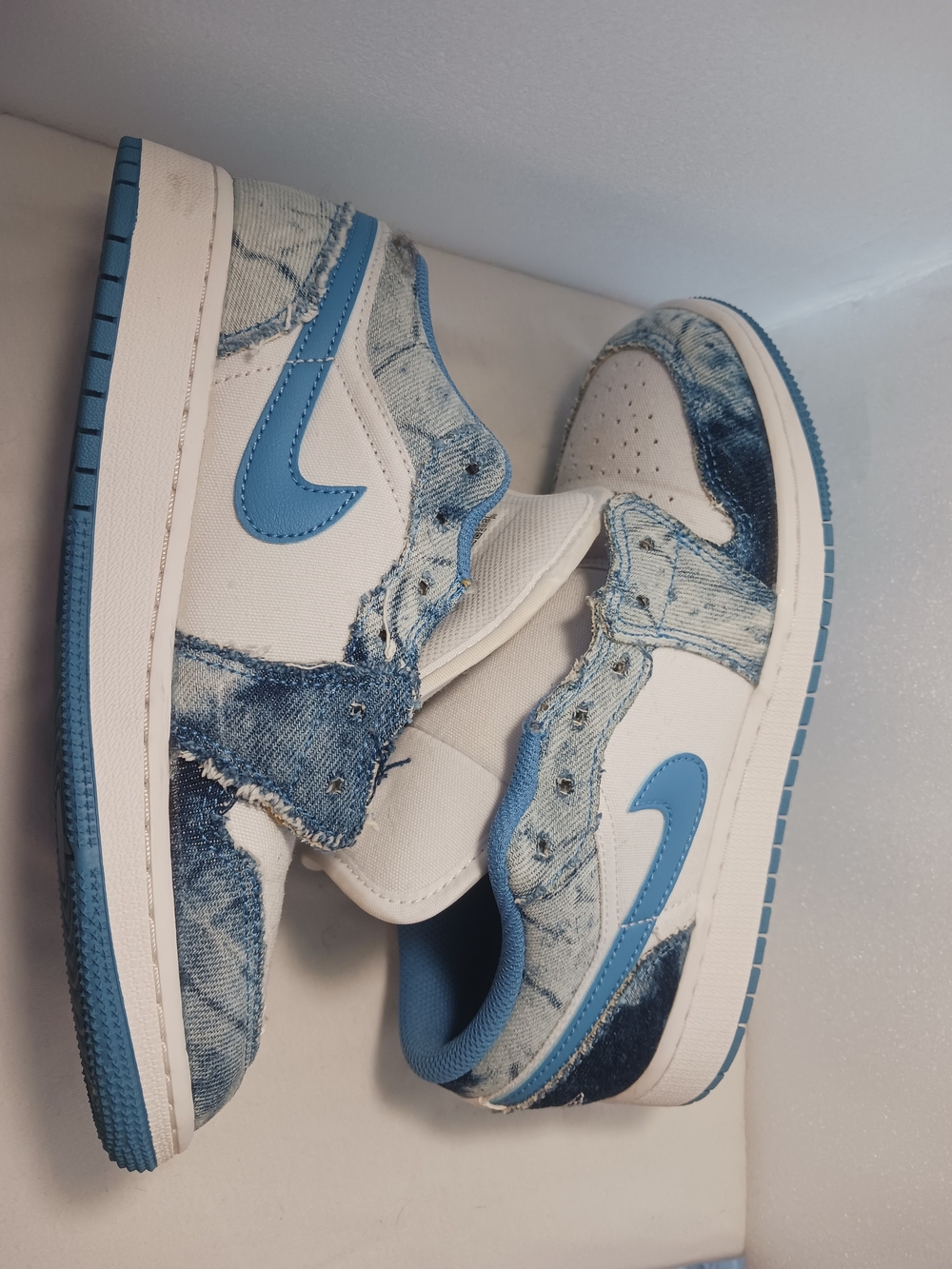 Nike Kids Low-Top Sneakers in White and Light Blue Denim